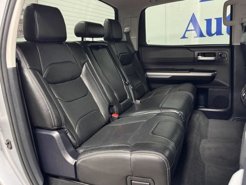 Used 2016 Toyota Tundra SR5 w/ SR5 Upgrade Package AWD/4WD image 17