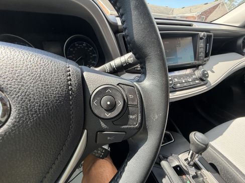Used 2018 Toyota RAV4 XLE FWD image 27