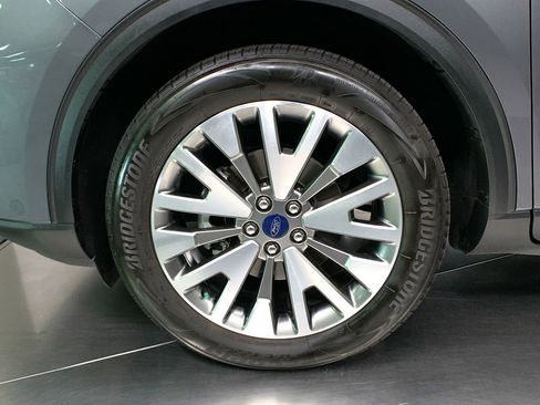 Used 2022 Ford Escape Titanium w/ Class II Trailer Tow Package image 12