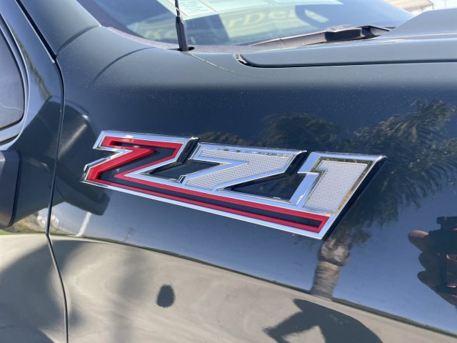 Used 2025 Chevrolet Silverado 1500 LT w/ Z71 Off-Road Package AWD/4WD image 32