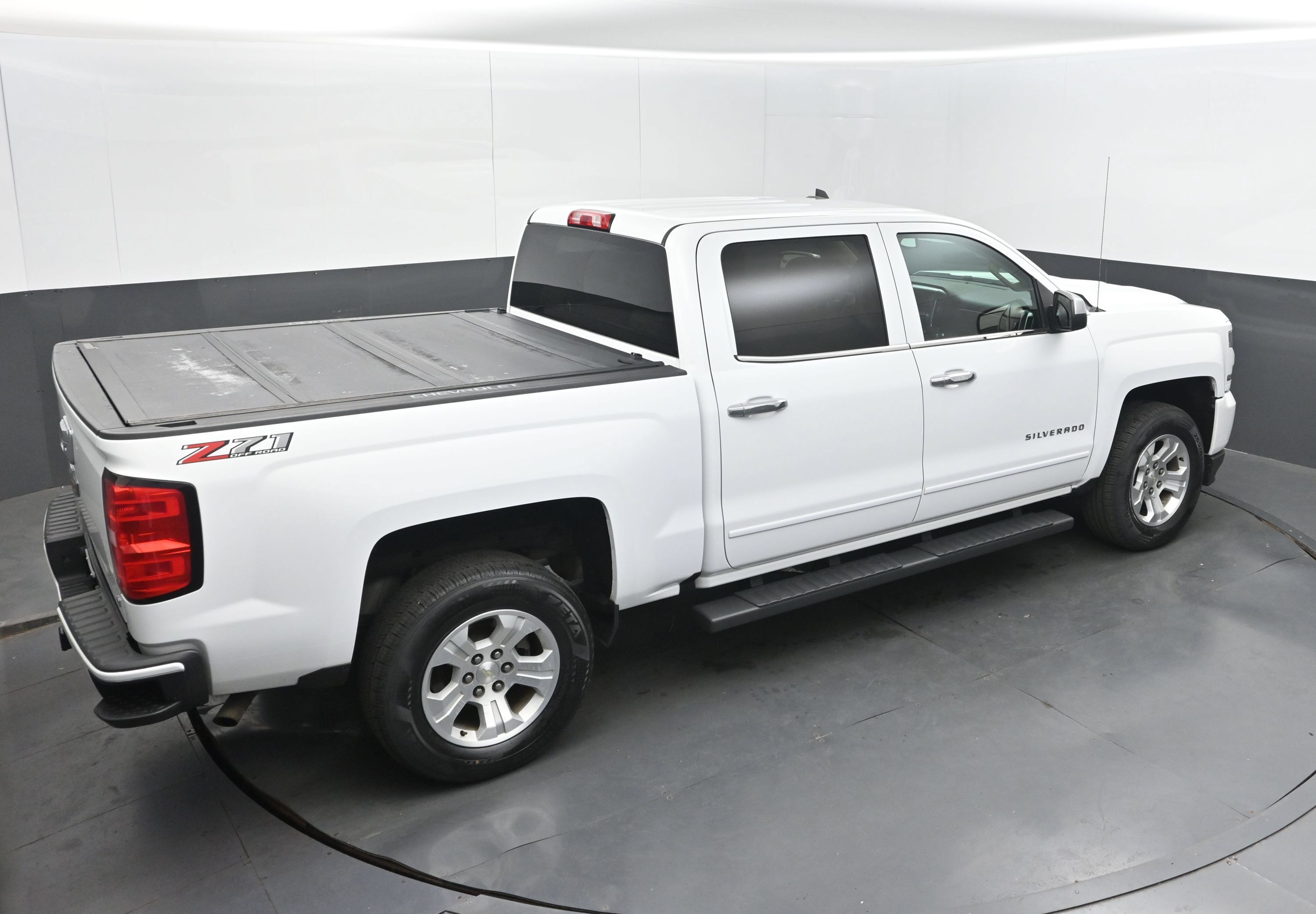Used 2018 Chevrolet Silverado 1500 LT w/ All Star Edition AWD/4WD image 32