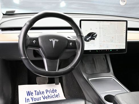 Used 2022 Tesla Model Y Long Range image 35