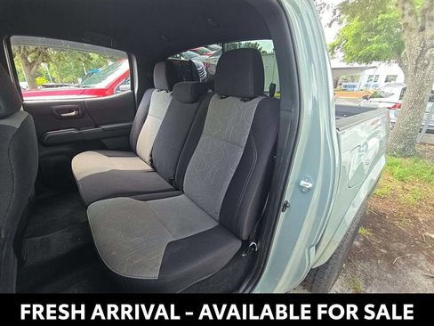 Used 2022 Toyota Tacoma TRD Sport w/ Technology Package AWD/4WD image 15
