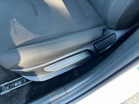 Used 2025 Hyundai Elantra SEL image 23