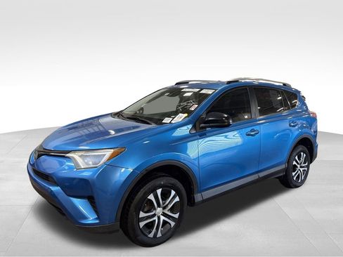 Used 2018 Toyota RAV4 LE image 6