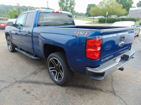 Used 2019 Chevrolet Silverado 1500 LT w/ LPO, Black Pack AWD/4WD image 7