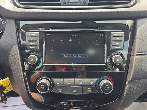 Used 2020 Nissan Rogue S AWD/4WD image 21