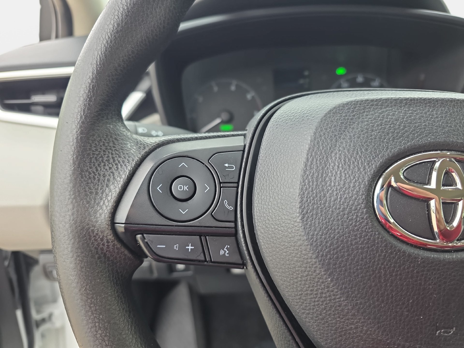 Used 2023 Toyota Corolla LE FWD image 16