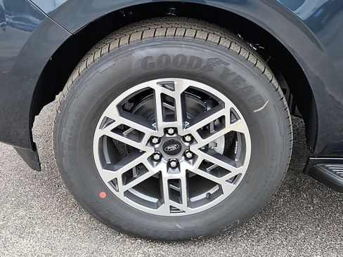 New 2026 Ford Expedition Max Active RWD image 17