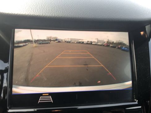 Used 2021 Chevrolet Trax LT FWD image 17