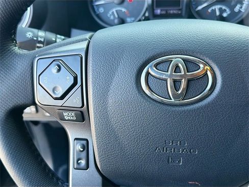 Used 2018 Toyota Tacoma TRD Sport image 33