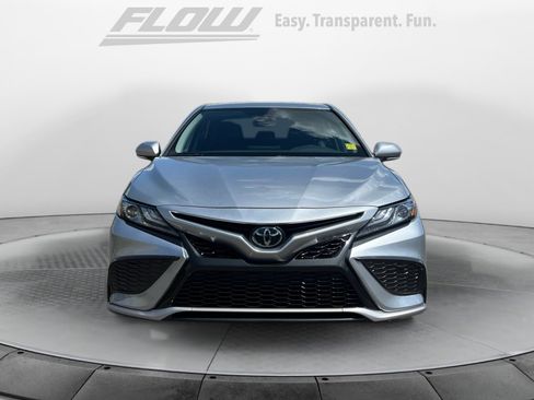 Used 2022 Toyota Camry XSE FWD image 3