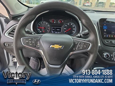 Used 2024 Chevrolet Malibu LT FWD image 14