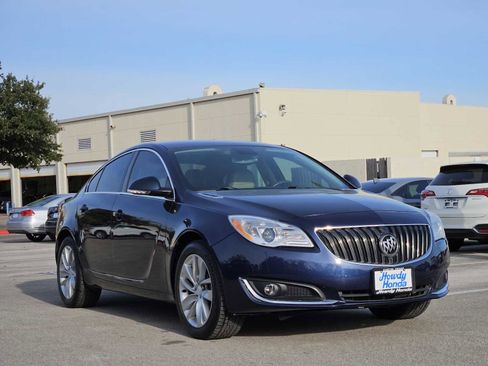 Used 2016 Buick Regal image 3