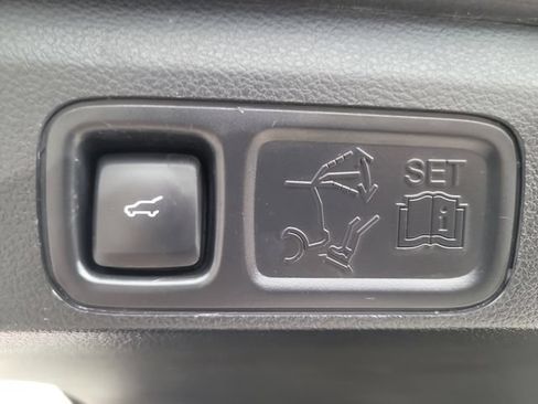 Used 2020 Ford Expedition Limited w/ Equipment Group 301A AWD/4WD image 12