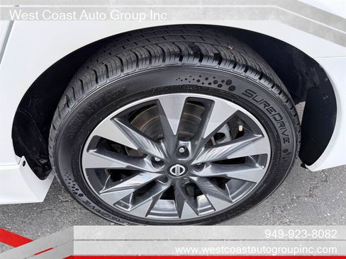Used 2019 Nissan Sentra SR w/ Premium Package (SR) FWD image 19