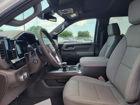 New 2026 GMC Sierra 1500 SLT RWD image 12