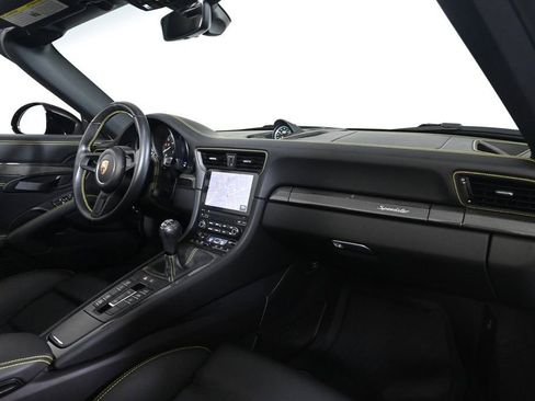 Certified 2019 Porsche 911 Speedster RWD image 17
