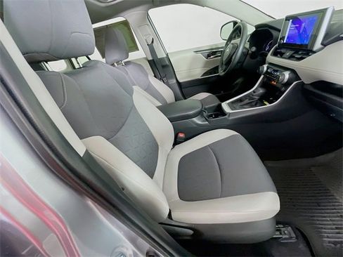 Used 2025 Toyota RAV4 XLE w/ Convenience Package image 29