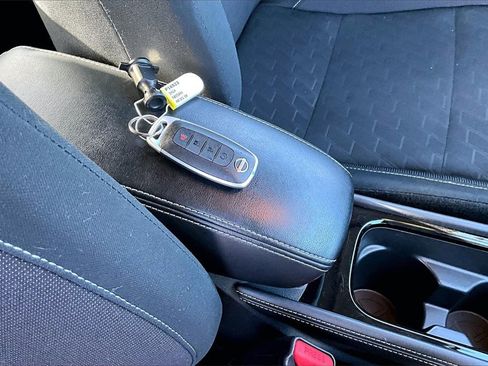 Used 2024 Nissan Kicks SV image 16