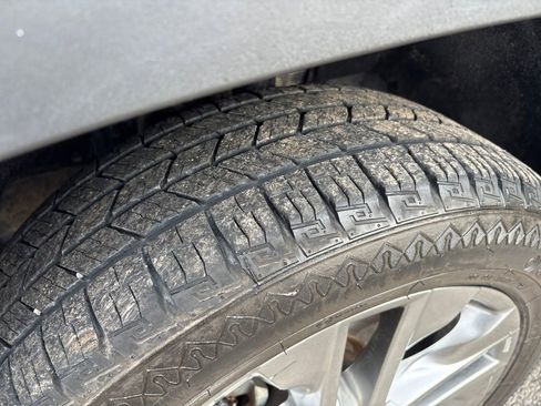 Used 2020 Toyota RAV4 XLE Premium image 27