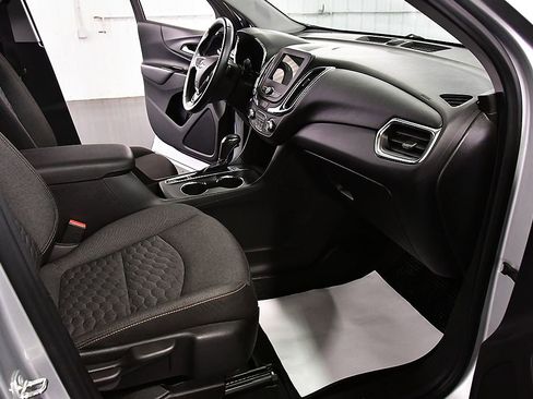 Used 2019 Chevrolet Equinox LT FWD image 27