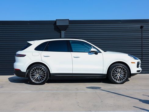 Certified 2023 Porsche Cayenne image 8