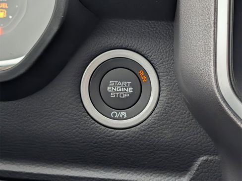 New 2026 RAM 1500 4x4 Crew Cab image 15