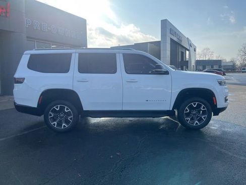 Used 2023 Jeep Wagoneer Series III w/ Preferred Equipment Group image 8