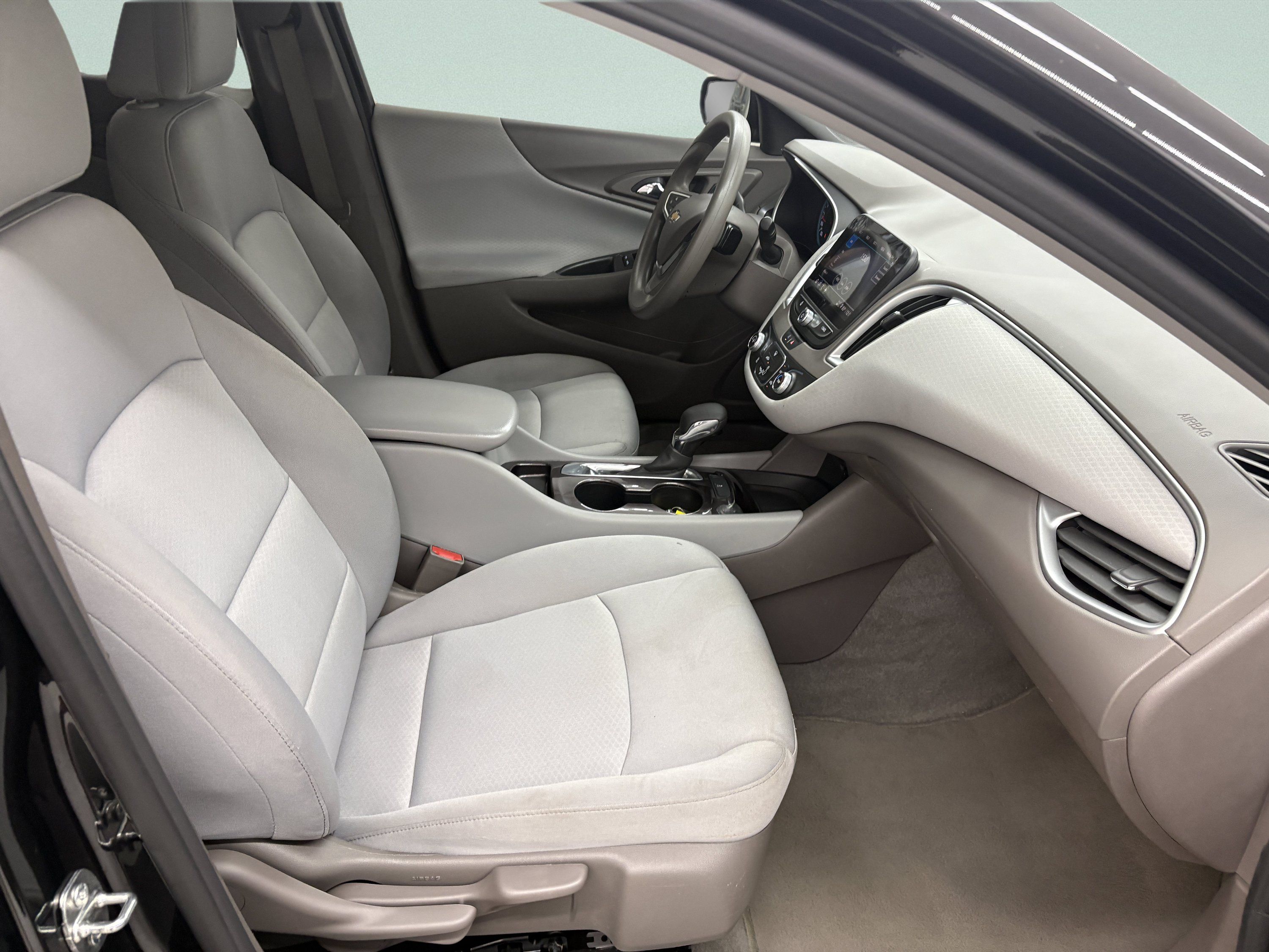 Used 2022 Chevrolet Malibu LS FWD image 19