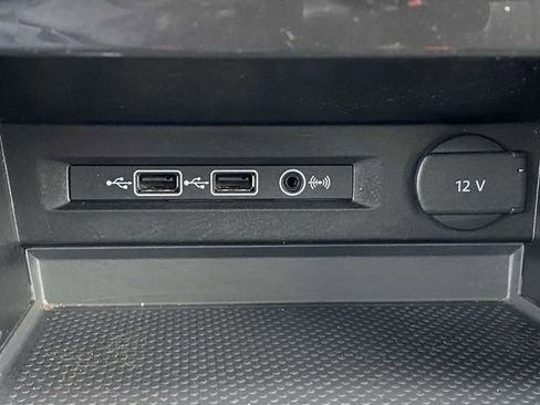 Used 2018 Volkswagen Tiguan SEL image 32