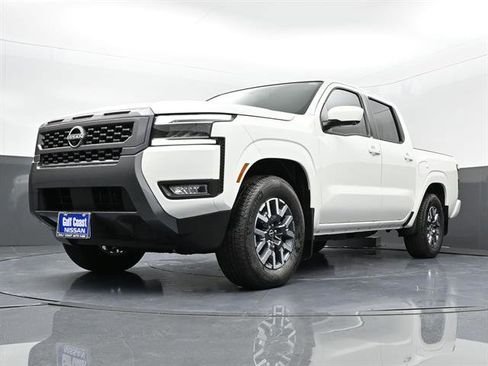 Used 2025 Nissan Frontier SL image 27