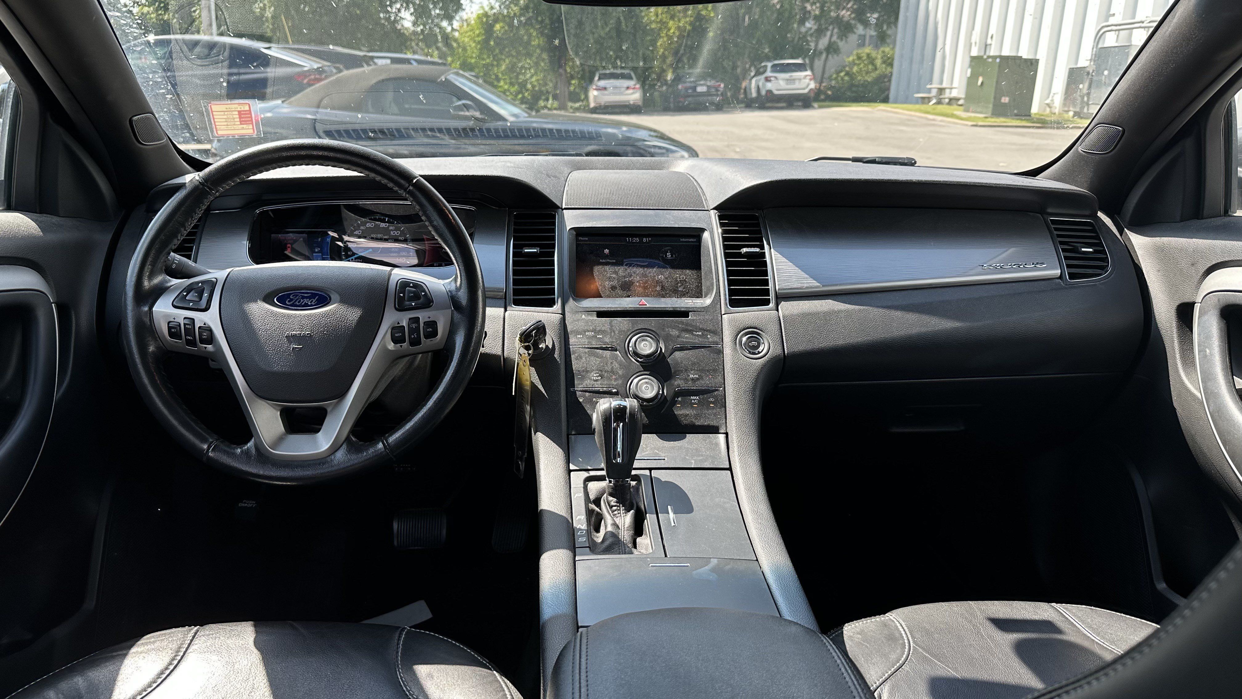 Used 2013 Ford Taurus SEL FWD image 29