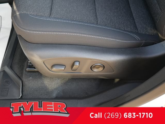 New 2027 Chevrolet Traverse LT w/ LPO, Floor Liner Package AWD/4WD image 22