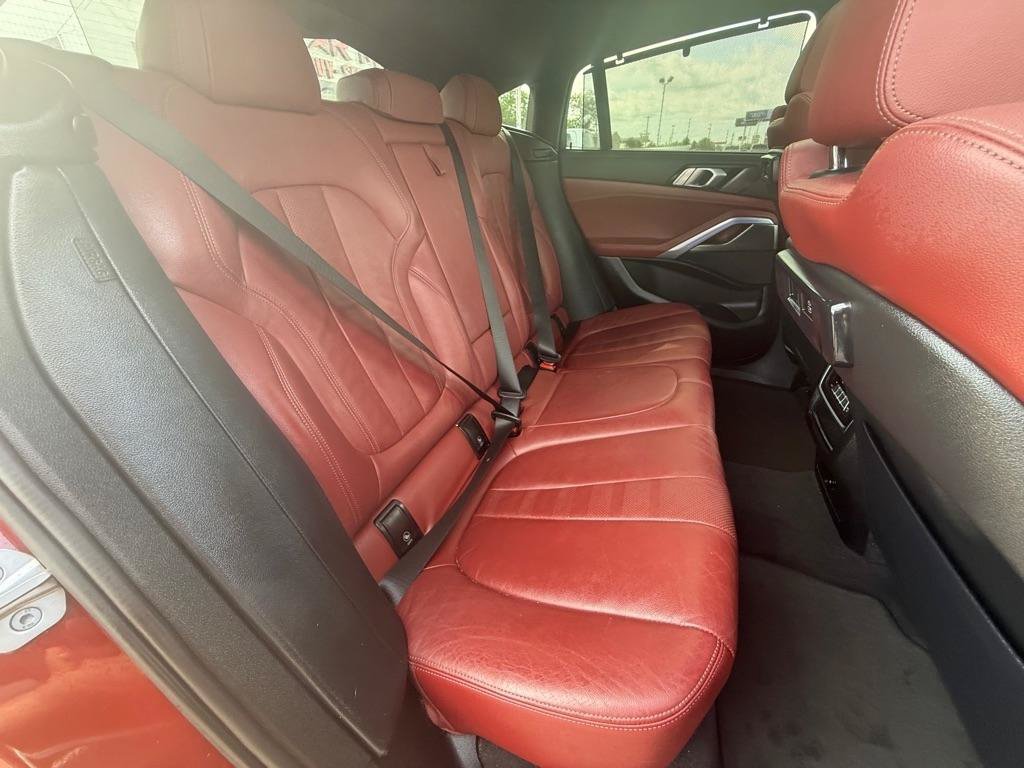 Used 2022 BMW X6 xDrive40i w/ Executive Package AWD/4WD image 18