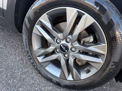 Used 2023 Kia Seltos LX AWD/4WD image 19