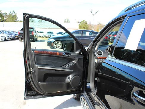 Used 2012 Mercedes-Benz GL 450 4MATIC image 34