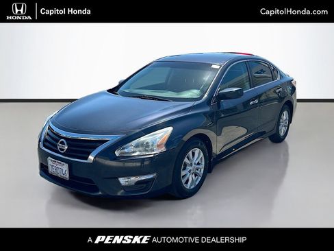 Used 2014 Nissan Altima 2.5 S w/ Sport Value Package FWD image 1