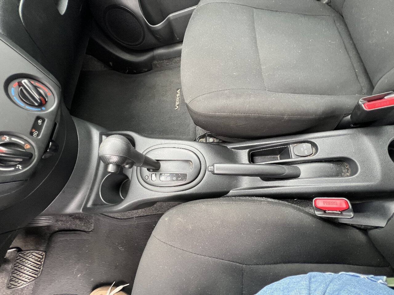 Used 2015 Nissan Versa S Plus FWD image 16