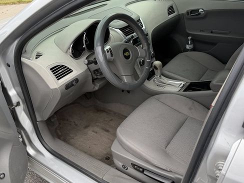 Used 2012 Chevrolet Malibu LS FWD image 3