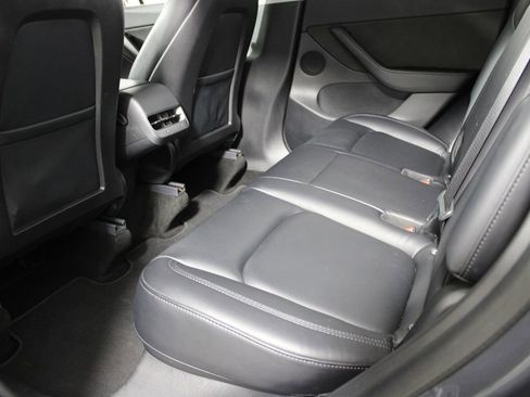 Used 2021 Tesla Model Y Long Range image 23