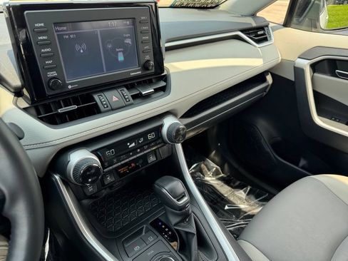 Certified 2022 Toyota RAV4 XLE Premium AWD/4WD image 29