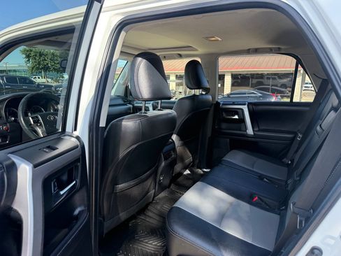 Used 2019 Toyota 4Runner SR5 Premium AWD/4WD image 17