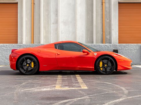 Used 2013 Ferrari 458 Spider RWD image 9