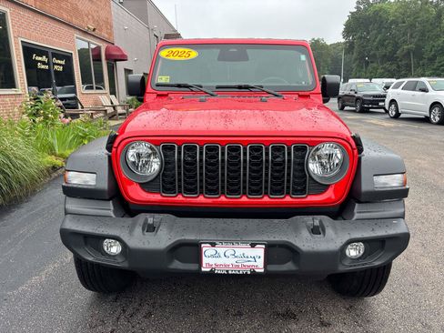 Used 2025 Jeep Wrangler Sport AWD/4WD image 2