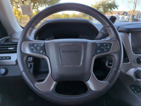 Used 2015 GMC Yukon Denali w/ Premium Package image 21
