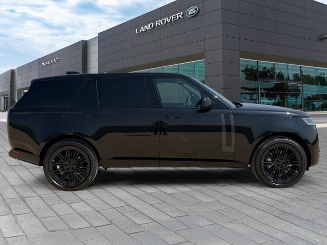 New 2026 Land Rover Range Rover Long Wheelbase SE AWD/4WD image 6