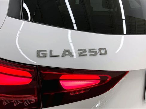 New 2026 Mercedes-Benz GLA 250 4MATIC image 15