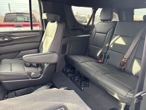 Used 2024 GMC Yukon XL Denali image 26