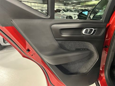 Used 2022 Volvo XC40 T5 R-Design w/ Advanced Package image 22